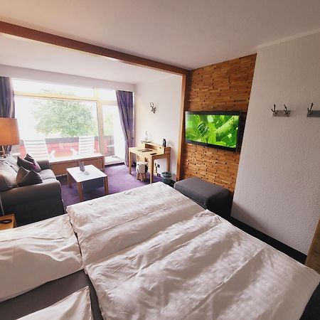 Berghotel Habbel Und Die Welt Kann Warten Cobbenrode Extérieur photo