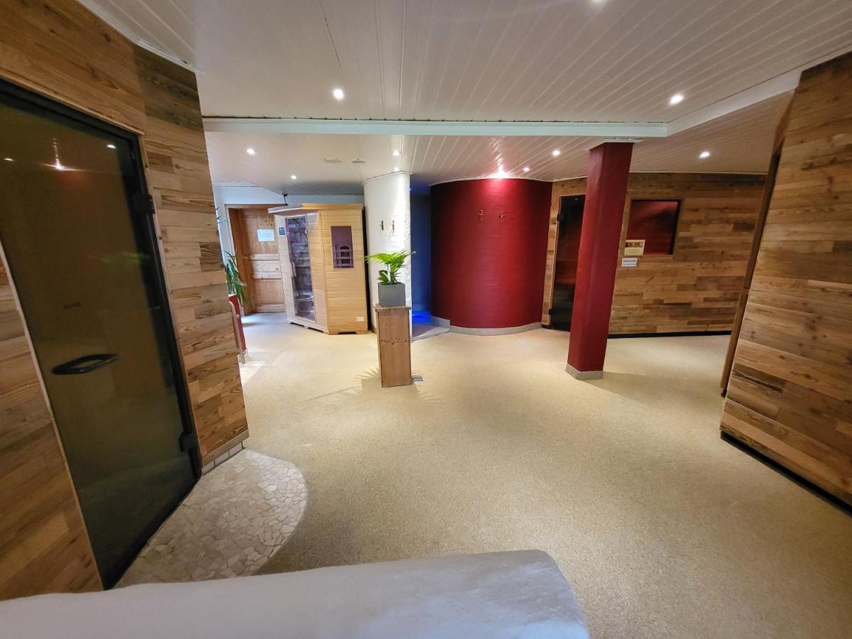 Berghotel Habbel Und Die Welt Kann Warten Cobbenrode Extérieur photo
