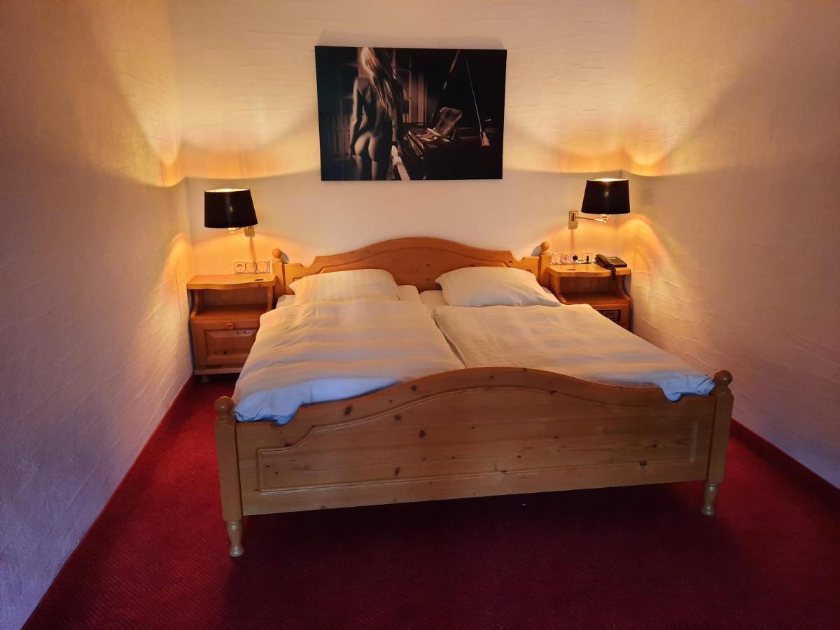 Berghotel Habbel Und Die Welt Kann Warten Cobbenrode Extérieur photo