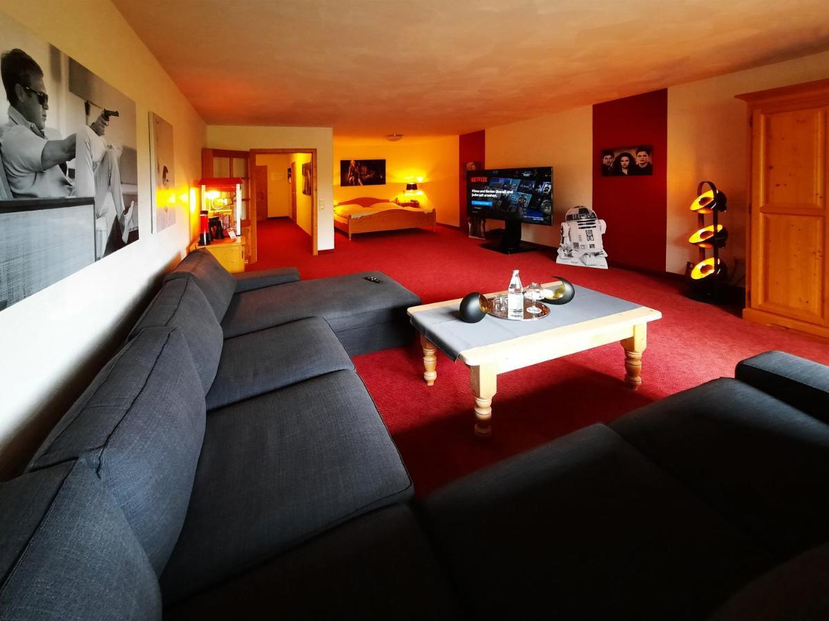 Berghotel Habbel Und Die Welt Kann Warten Cobbenrode Extérieur photo