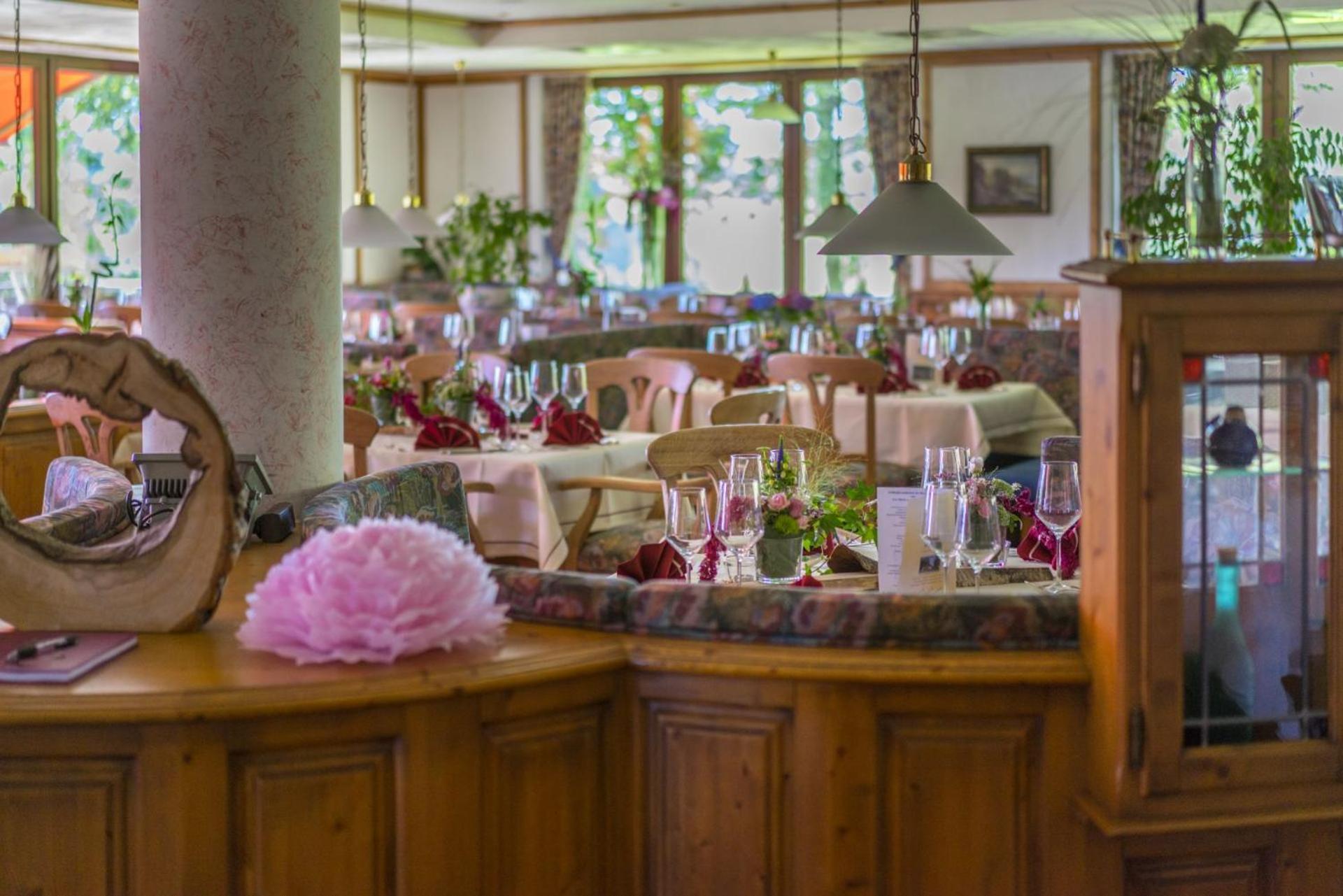 Berghotel Habbel Und Die Welt Kann Warten Cobbenrode Extérieur photo