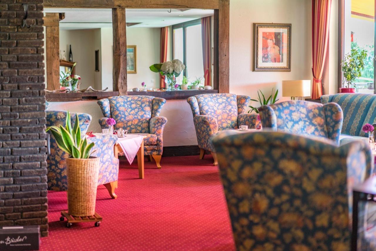 Berghotel Habbel Und Die Welt Kann Warten Cobbenrode Extérieur photo